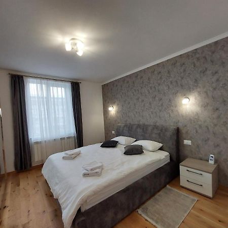 Trandafirului Residence Central Suceava Buitenkant foto