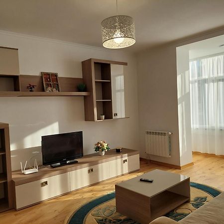 Trandafirului Residence Central Suceava Buitenkant foto