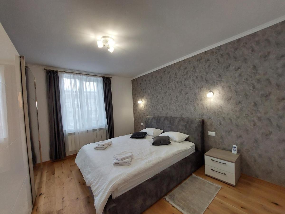 Trandafirului Residence Central Suceava Buitenkant foto